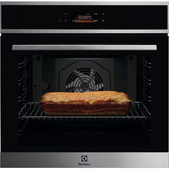 Фурна за вграждане Electrolux EOE8P38X с 72 л обем