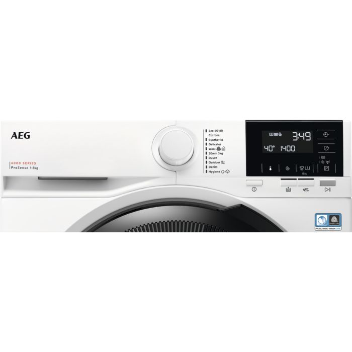 Контролен панел на пералня AEG LFR61844BE с въртящ програматор и включен LED дисплей