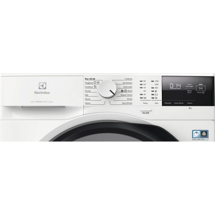 Контролен панел на Electrolux EW6F2482E с програматор и дисплей, показващ 0:14