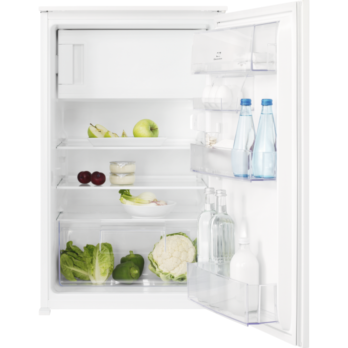 Electrolux LFB2AE88S с отворена врата, рафтове с храна, чекмедже за зеленчуци и поставки за бутилки.