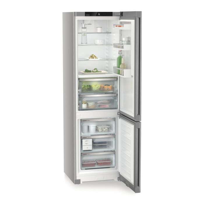 Liebherr CBNsfc 572i с отворени врати, две отделения BioFresh и три фризерни чекмеджета