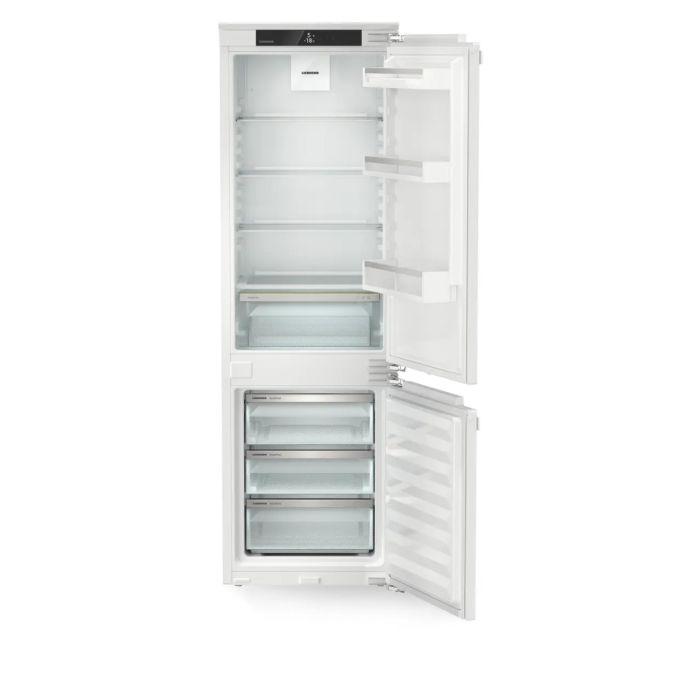 Liebherr ICe 5103 с отворени врати, празни рафтове, отделение EasyFresh и три фризерни чекмеджета